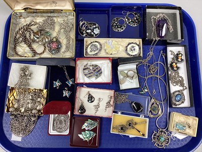 Lot 208 - An Assortment of Modern Costume Jewellery, to...