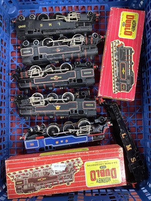 Lot 667 - Six Hornby Dublo 'OO' Gauge/4mm Two Rail Class...