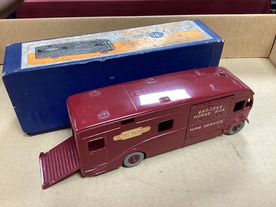 Lot 873 - Dinky Toys No 581 Horse Box, BR version,...