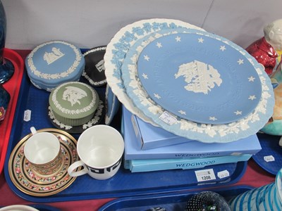 Lot 1208 - Wedgwood - A collection of Wedgwood items to...