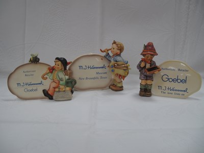 Lot 1313 - Hummel Oval Display Plaques with Varying Boys...