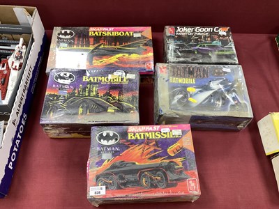 Lot 828 - Five Batman Themed Plastic Model Kits by AMT....