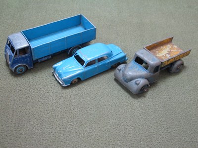 Lot 624 - Three vintage diecast model vehicles to...