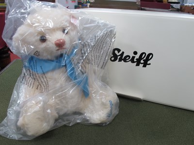 Lot 396 - A boxed Steiff, Limited Edition Teddy Bear to...