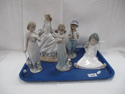 Lot 1330 - Lladro Cinderella, Summer Stroll, Don't forget...