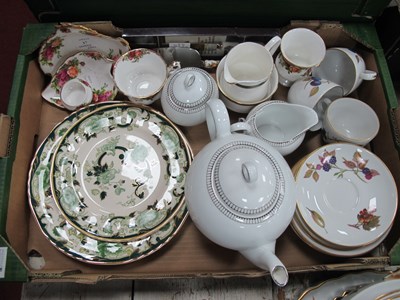 Lot 1117 - Royal Doulton Paramount Platinum pattern...