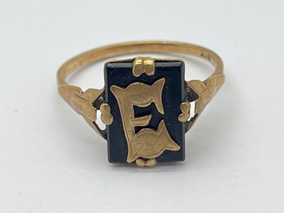 Lot 30 - An Antique Onyx Panel Mourning Ring,...