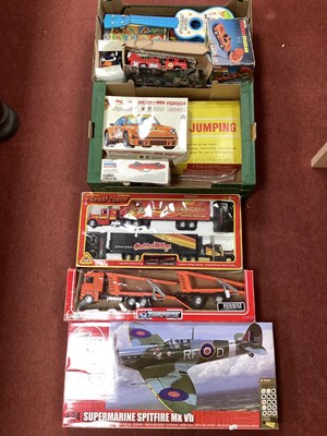 Lot 681 - A Collection of Toys, Plastic Model Kits,...