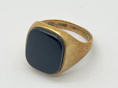 Lot 35 - A 9ct Gold Signet Style Ring, with inset...