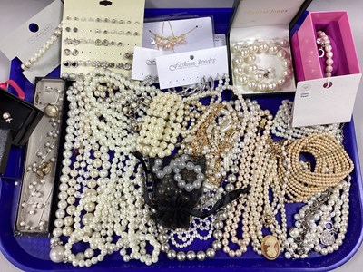 Lot 209 - An Assortment of Imitation Pearl Bead...