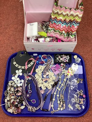 Lot 162 - An Assortment of Modern Costume Jewellery, in...