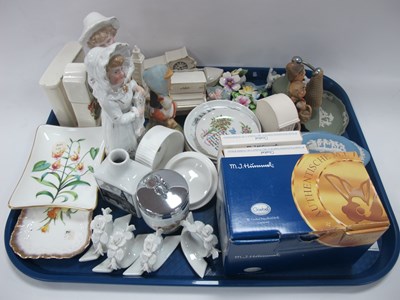 Lot 1177 - Goebel Hummel figures one boxed and two dishes...