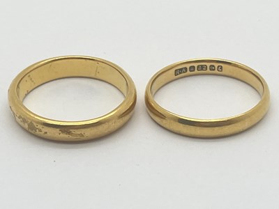 Lot 33 - A 22ct Gold Wedding Band, (finger size L1/2),...