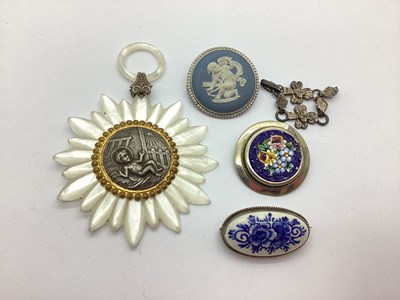 Lot 80 - A Hallmarked Silver Wedgwood Jasperware Brooch,...