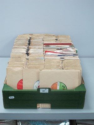 Lot 367 - 7" Singles, approximately 300 by artists...