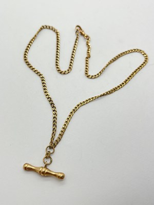 Lot 50 - A Curb Link T-Bar Necklace, to swivel style...