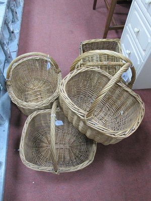 Lot 1485 - A quantity of wicker picnic/carry basket with...