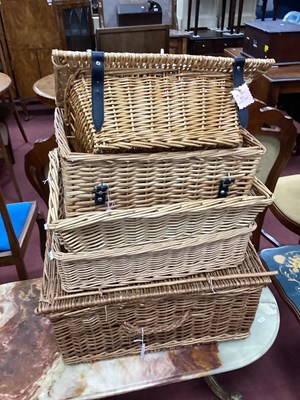 Lot 1479 - A quantity of wicker baskets to include two...