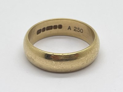 Lot 37 - A 9ct Gold Wedding Band, of plain design,...