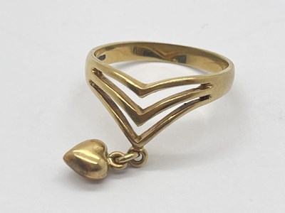 Lot 26 - A 9ct Gold Wishbone Ring, of pierced design...