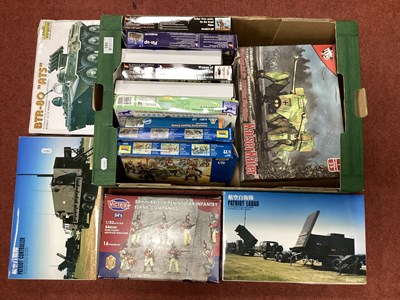 Lot 593 - Approximately Fifteen Boxed Plastic Model Kits...