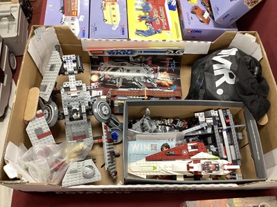 Lot 827 - A Collection of Mostly Loose Lego Star Wars...