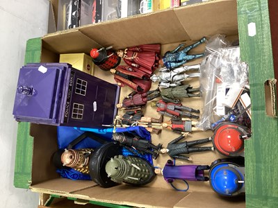 Lot 695 - Doctor Who : A collection of plastic action...