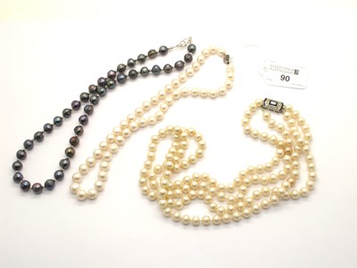 Lot 90 - A Modern Single Strand Fresh Water Pearl Bead...