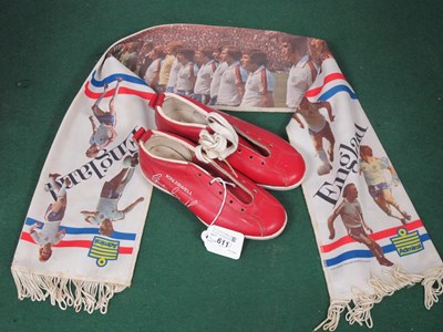 Lot 611 - Kingswell Gordon Banks Red Display Football...