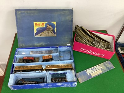 Lot 834 - A Hornby Dublo EDP1 Passenger Train Set...