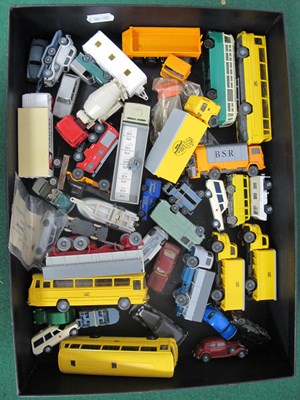 Lot 541 - A Quantity of 'HO' Scale Plastic Vehicles, by...