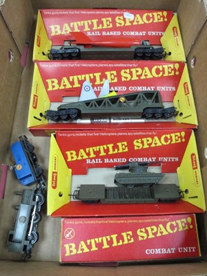 Lot 640 - Six Triang 'OO' Gauge/4mm "Battle Space" Items,...