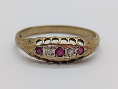 Lot 47 - A Vintage 9ct Gold Five Stone Ring, of boat...