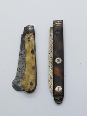 Lot 67 - Silver blade fruit knife, turtle shell scales...