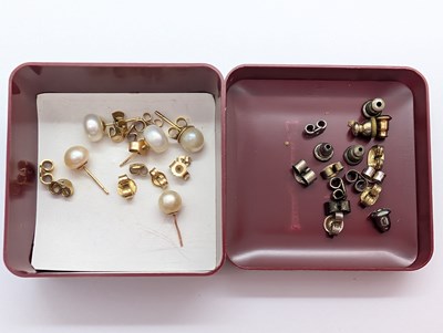 Lot 62 - A Pair of Freshwater Pearl Earstuds, with a...