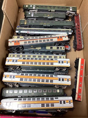 Lot 314 - Approximately Thirty HO Scale Continental...