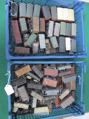 Lot 564 - Approximately Seventy 'OO' Gauge/4mm Items of...