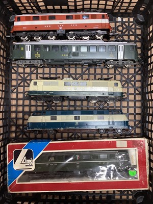 Lot 355 - Five HO Scale Continental Outline Diesel and...