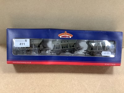 Lot 411 - A set of three Bachmann OO Gauge Iron Ore...