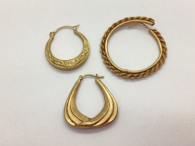 Lot 61 - Three 9ct Gold Odd / Single Earrings, (4.1grams).