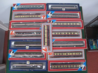 Lot 468 - Fifteen OO gauge outline British coaches...