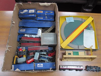 Lot 437 - A Quantity of Hornby Dublo 3 Rail Track,...