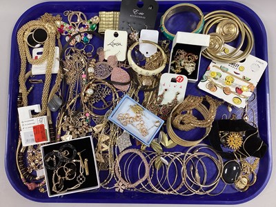 Lot 114 - An Assortment of Gilt Coloured Jewellery, to...