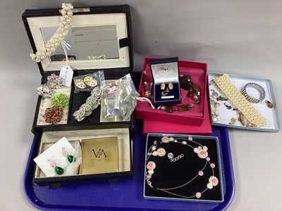 Lot 162 - A Mixed Lot of Assorted Costume Jewellery,...