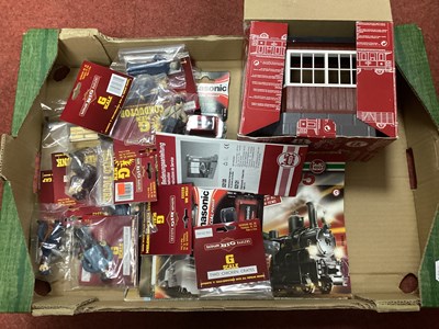 Lot 458 - A quantity of Bachmann G Scale Accessories...