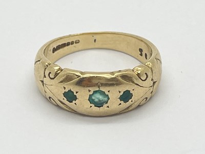 Lot 86 - A 9ct Gold Vintage Three Stone Emerald Ring,...