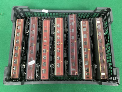 Lot 592 - Approximately Fourteen 00 Gauge Coaches by...