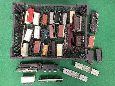 Lot 579 - A quantity of Hornby-Dublo 00 gauge...