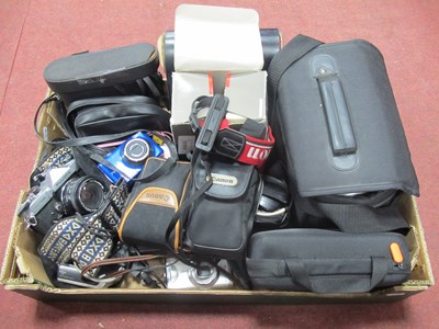 Lot 1001 - Cameras - Canon UC7500 camcorder, Canon...