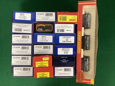 Lot 650 - Approximately Twenty-One Boxed 00 gauge wagons...